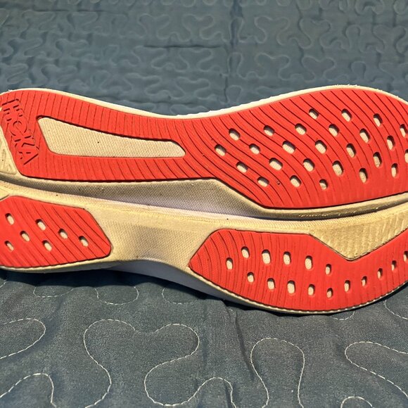 Used Women's HOKA Mach 6 Size 6.5B - Picture 9 of 11